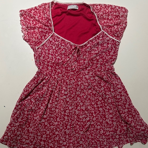 Urban Outfitters red floral romper S - Picture 1 of 4